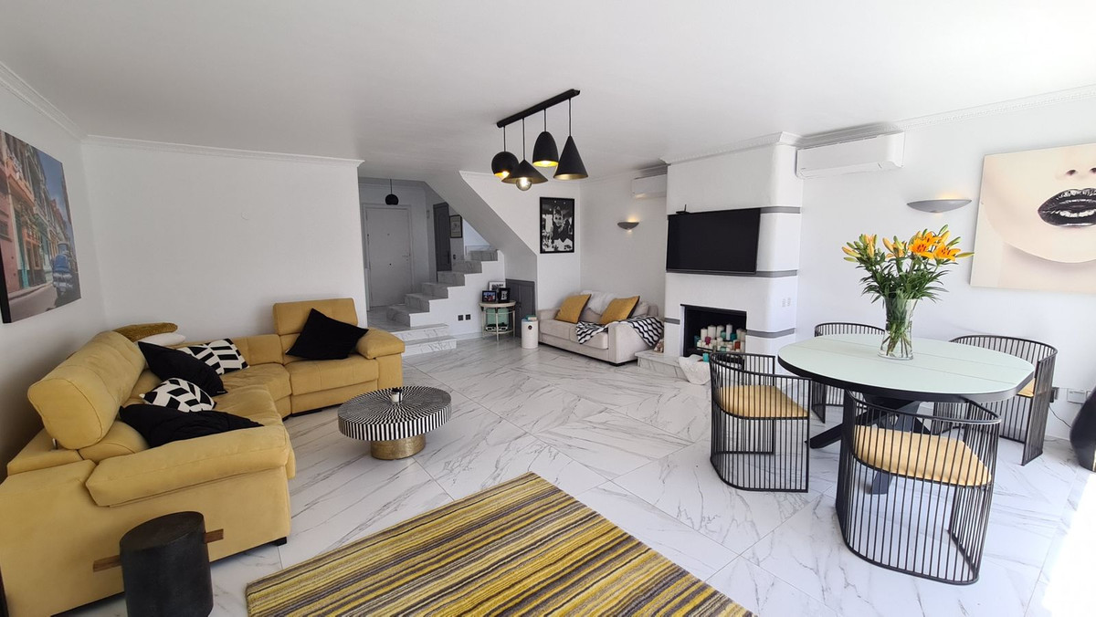 Semi-Vrijstaande Villa in El Chaparral-9