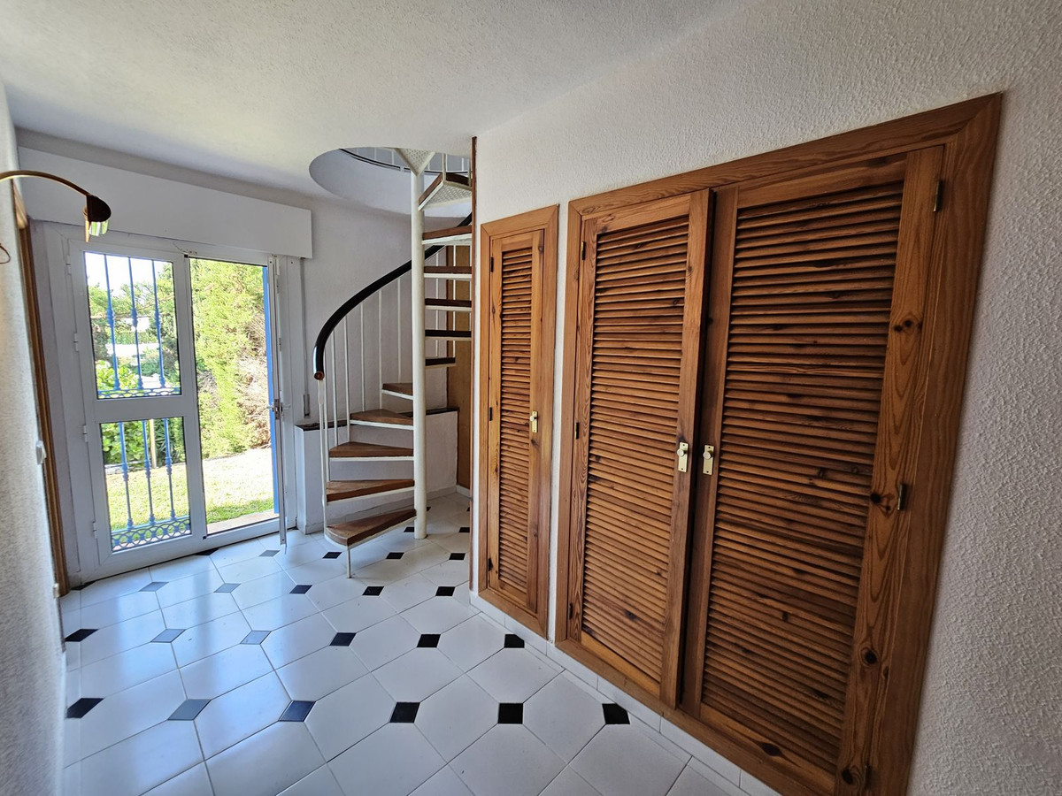Geschakelde Woning in El Chaparral-12