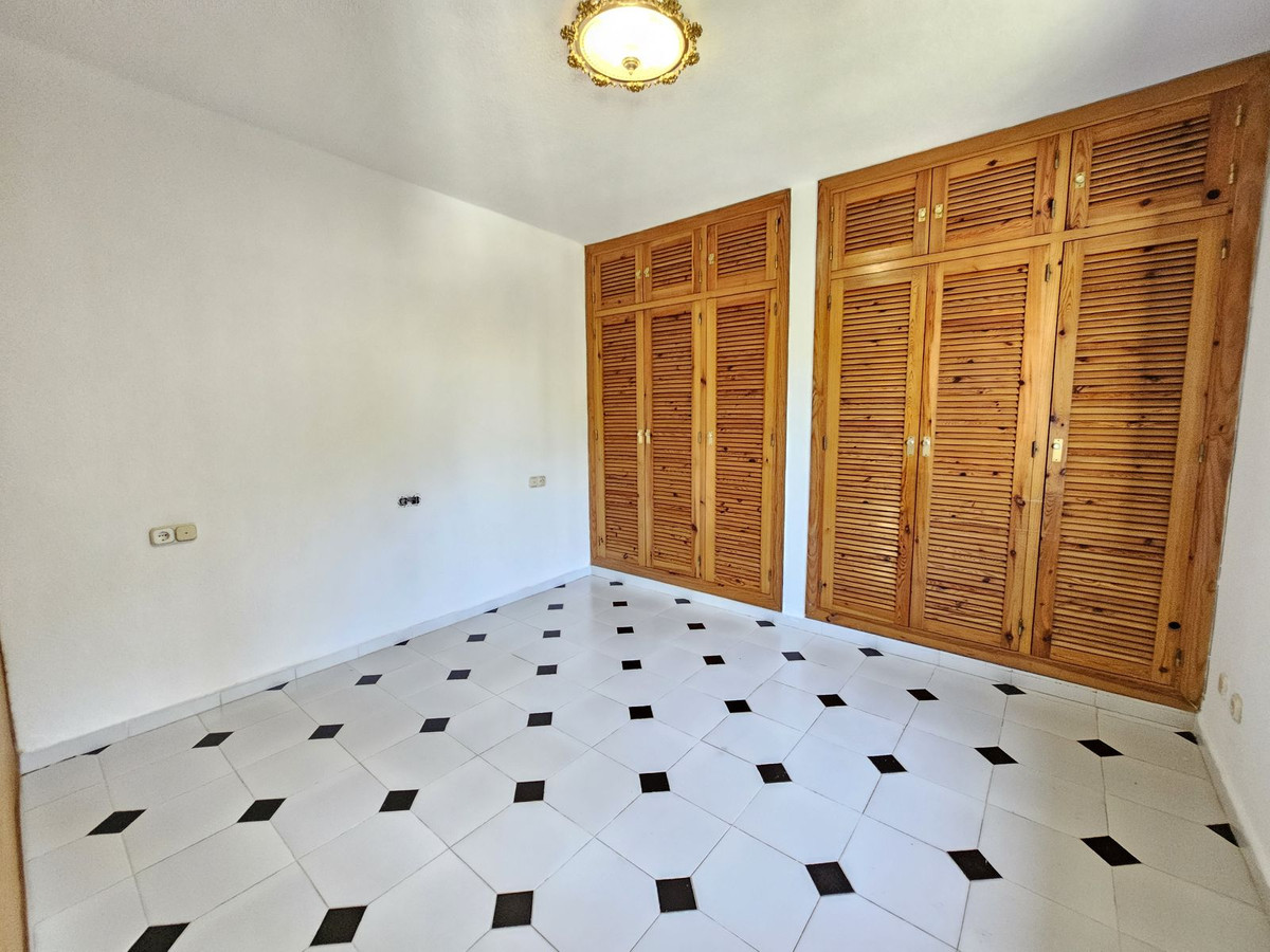 Geschakelde Woning in El Chaparral-14