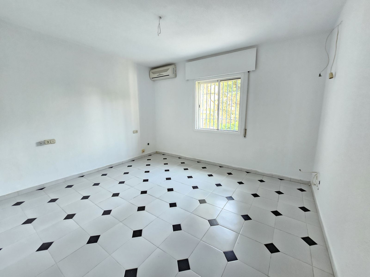 Geschakelde Woning in El Chaparral-18