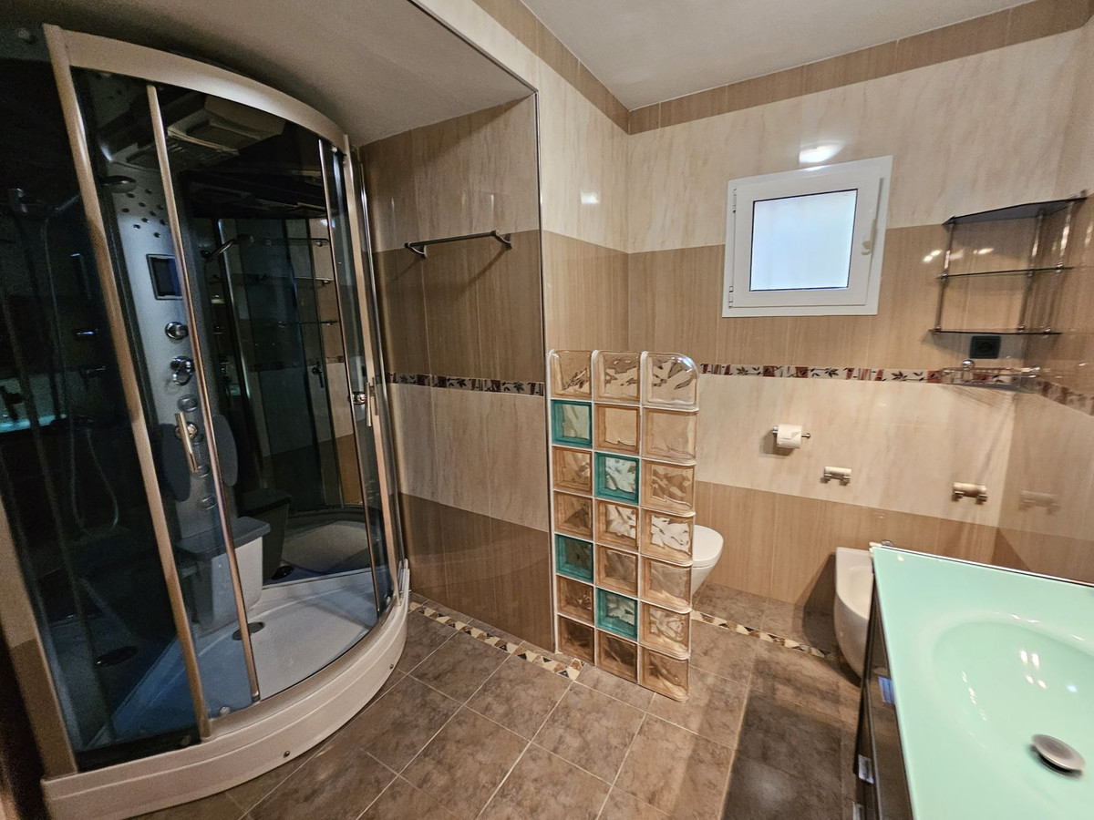 Geschakelde Woning in El Chaparral-19
