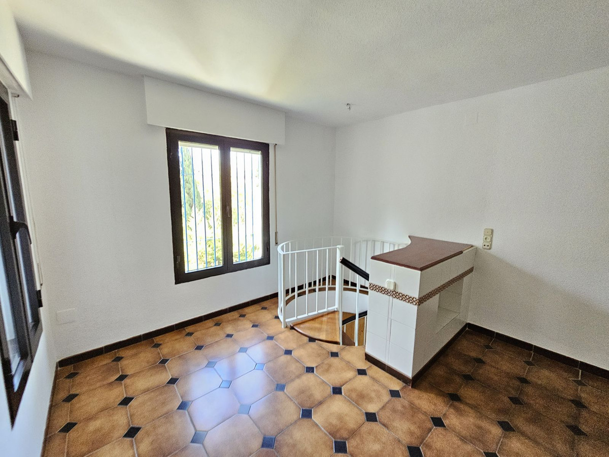 Geschakelde Woning in El Chaparral-23