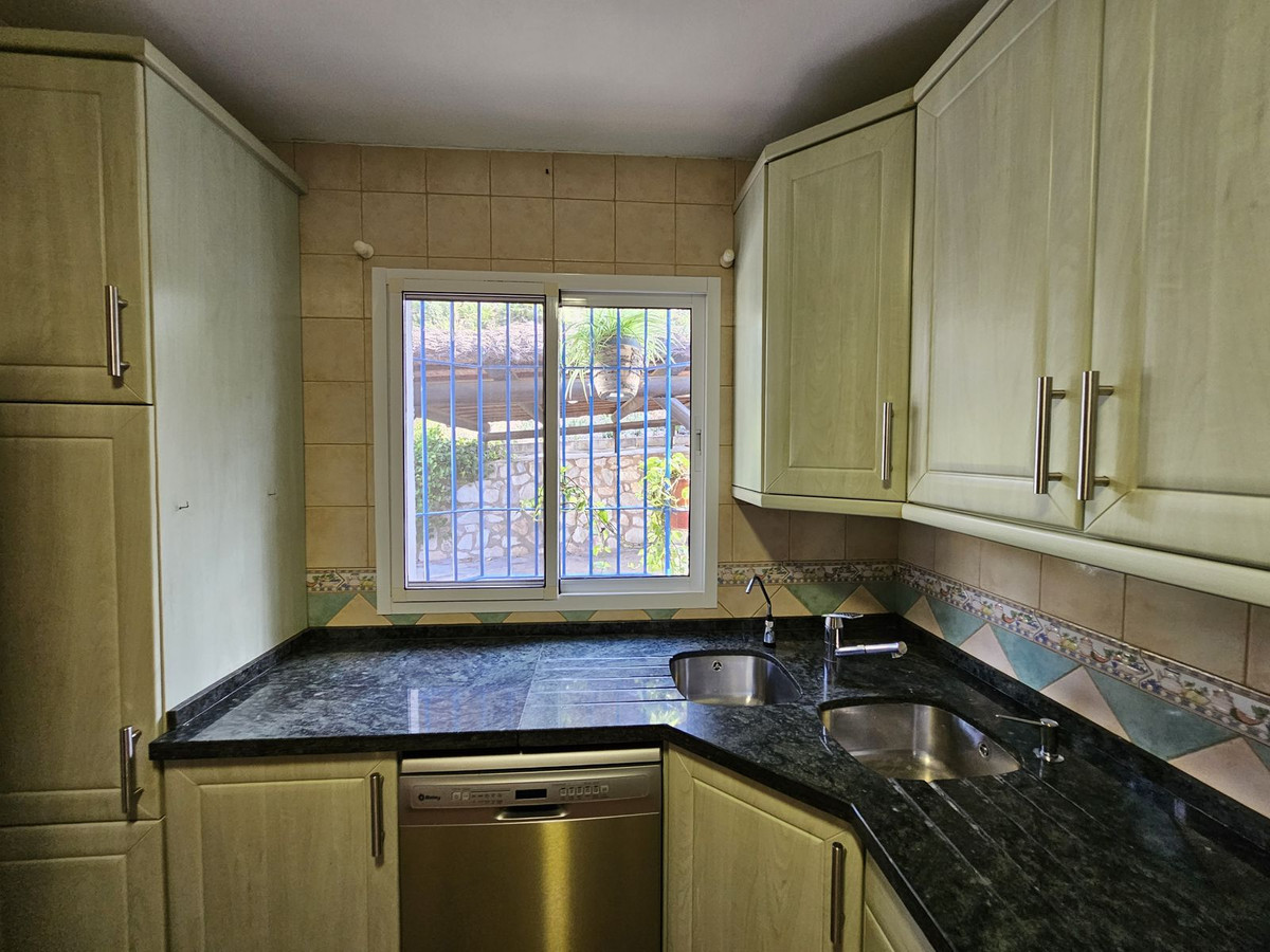 Geschakelde Woning in El Chaparral-28