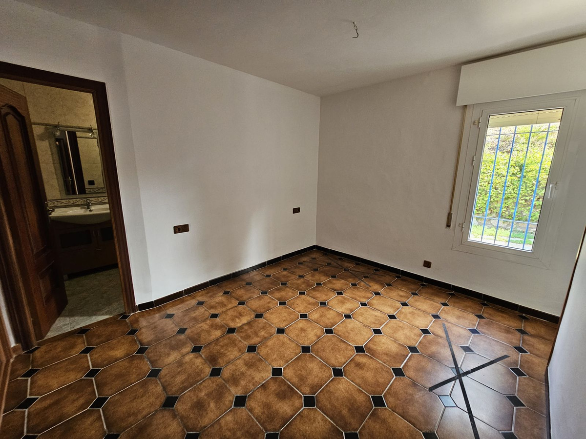 Geschakelde Woning in El Chaparral-32