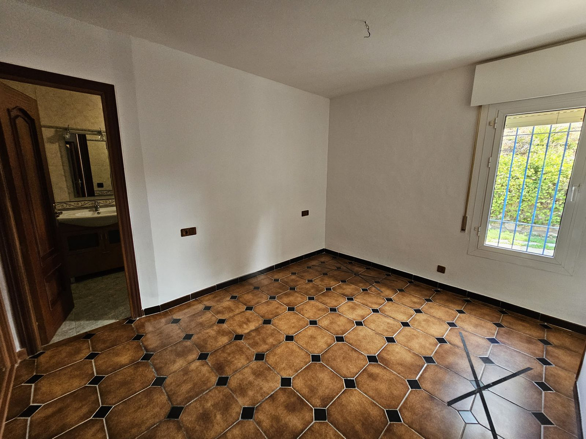 Geschakelde Woning in El Chaparral-33
