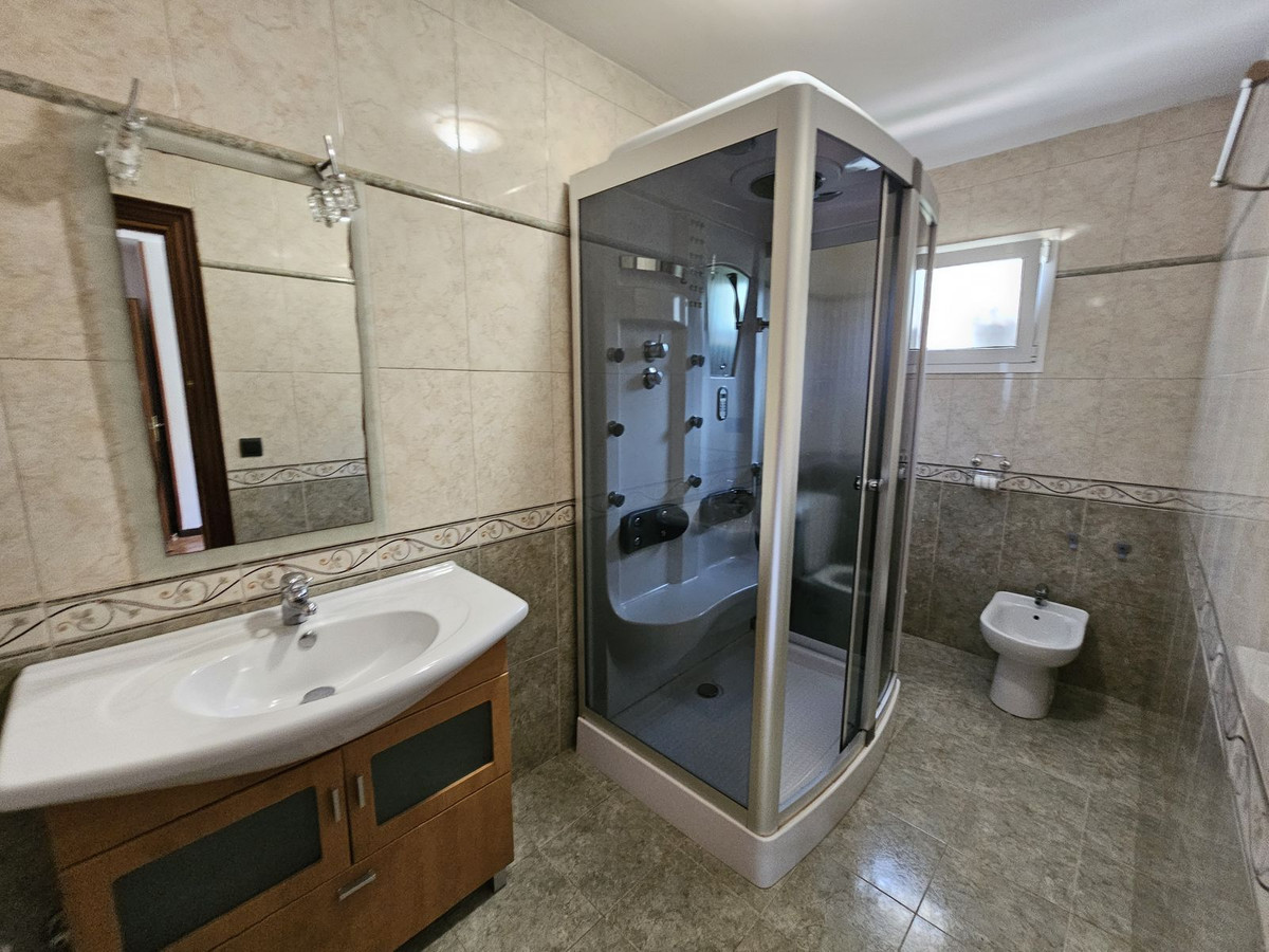 Geschakelde Woning in El Chaparral-34