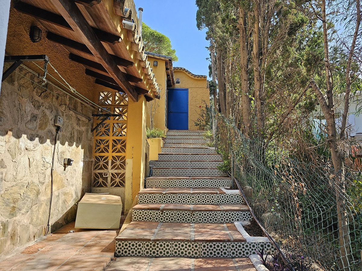 Geschakelde Woning in El Chaparral-5