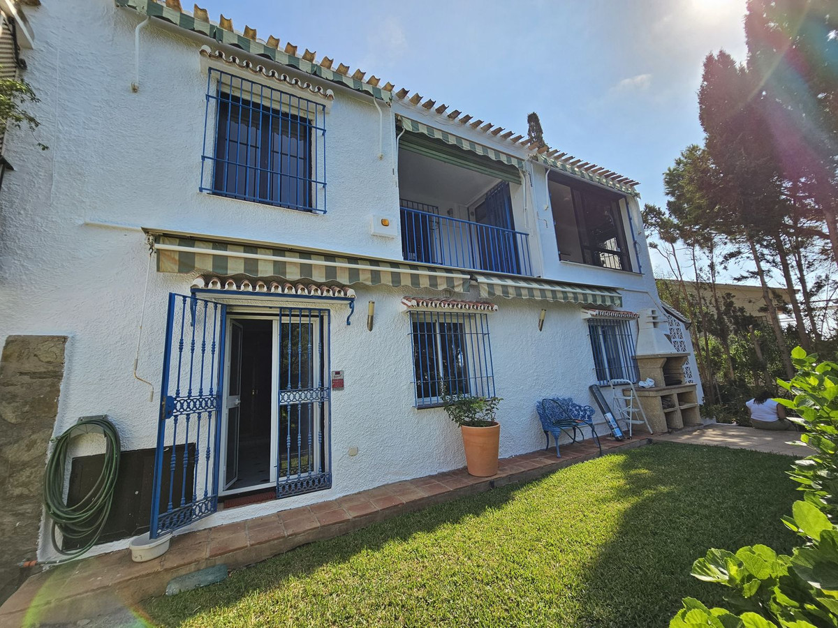 Geschakelde Woning in El Chaparral-7
