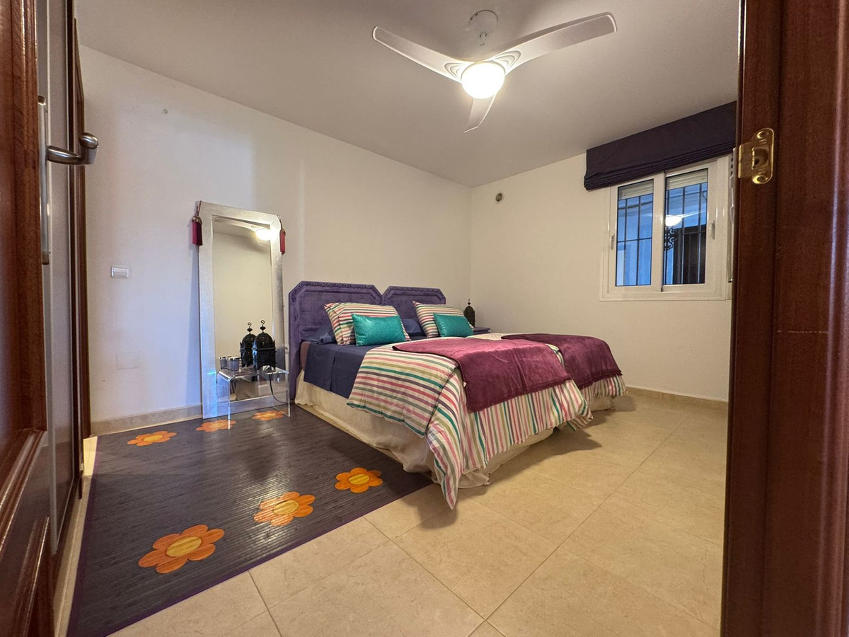 Geschakelde Woning in El Chaparral-15