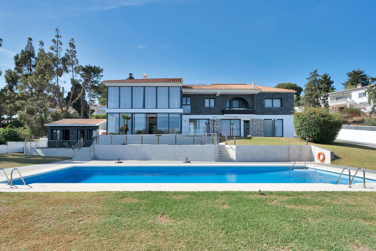 Huis te koop in El Chaparral | 16 slaapkamers H5051074
