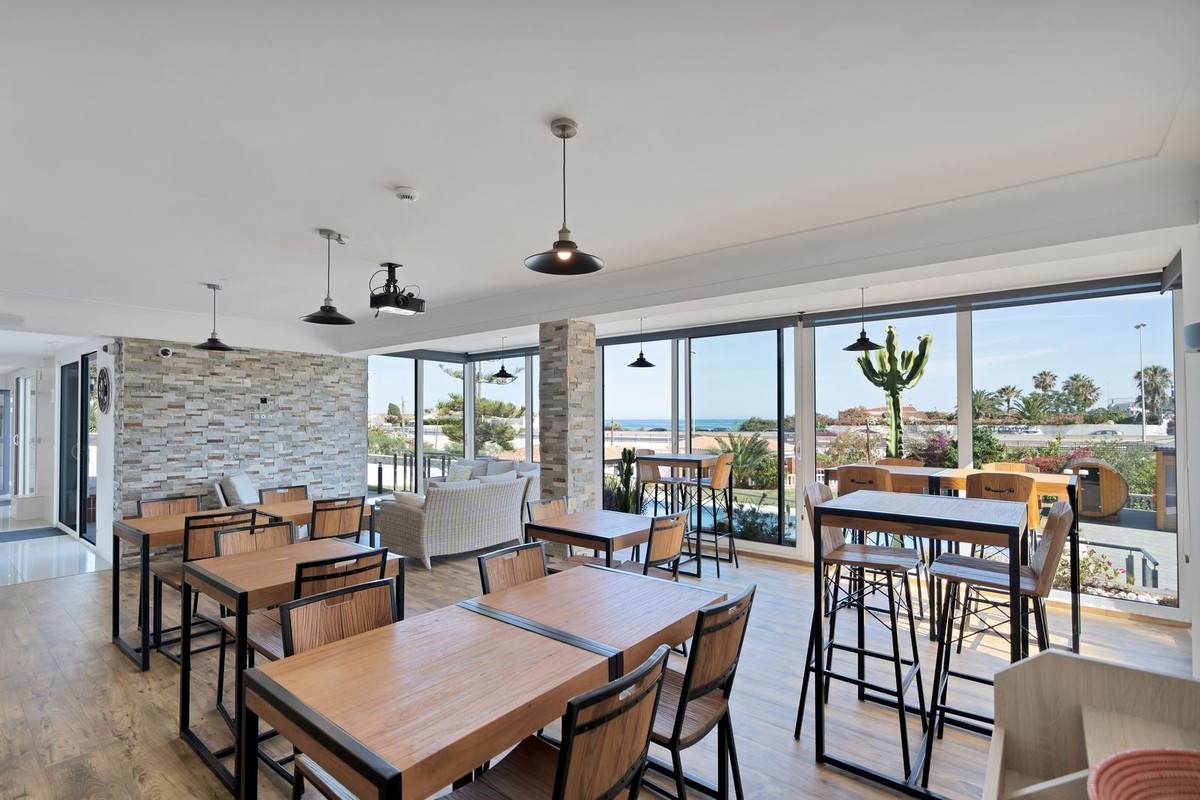 Huis te koop in El Chaparral | 16 slaapkamers H5051074