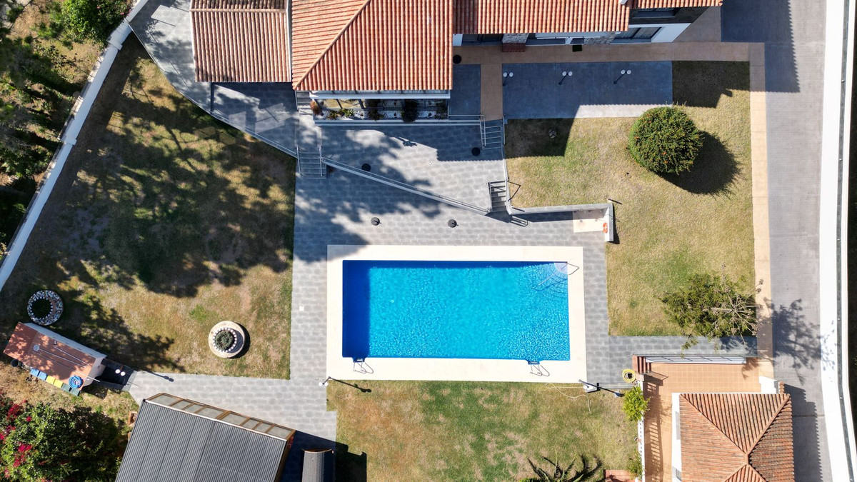 Huis te koop in El Chaparral | 16 slaapkamers H5051074
