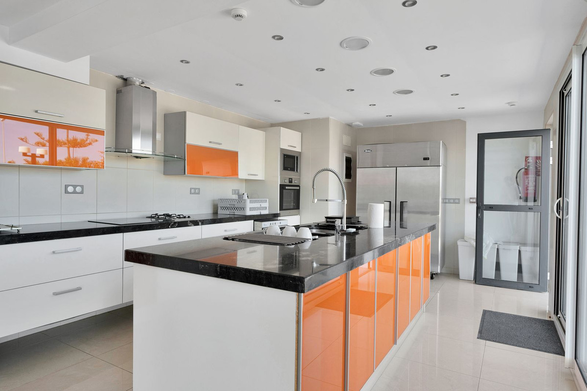 Huis te koop in El Chaparral | 16 slaapkamers H5051074