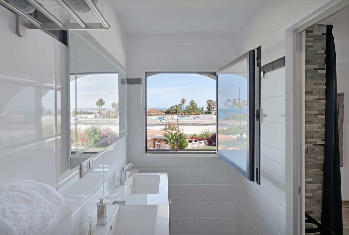 Huis te koop in El Chaparral | 16 slaapkamers H5051074