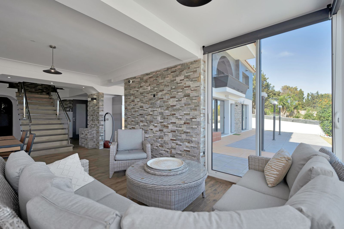 Huis te koop in El Chaparral | 16 slaapkamers H5051074