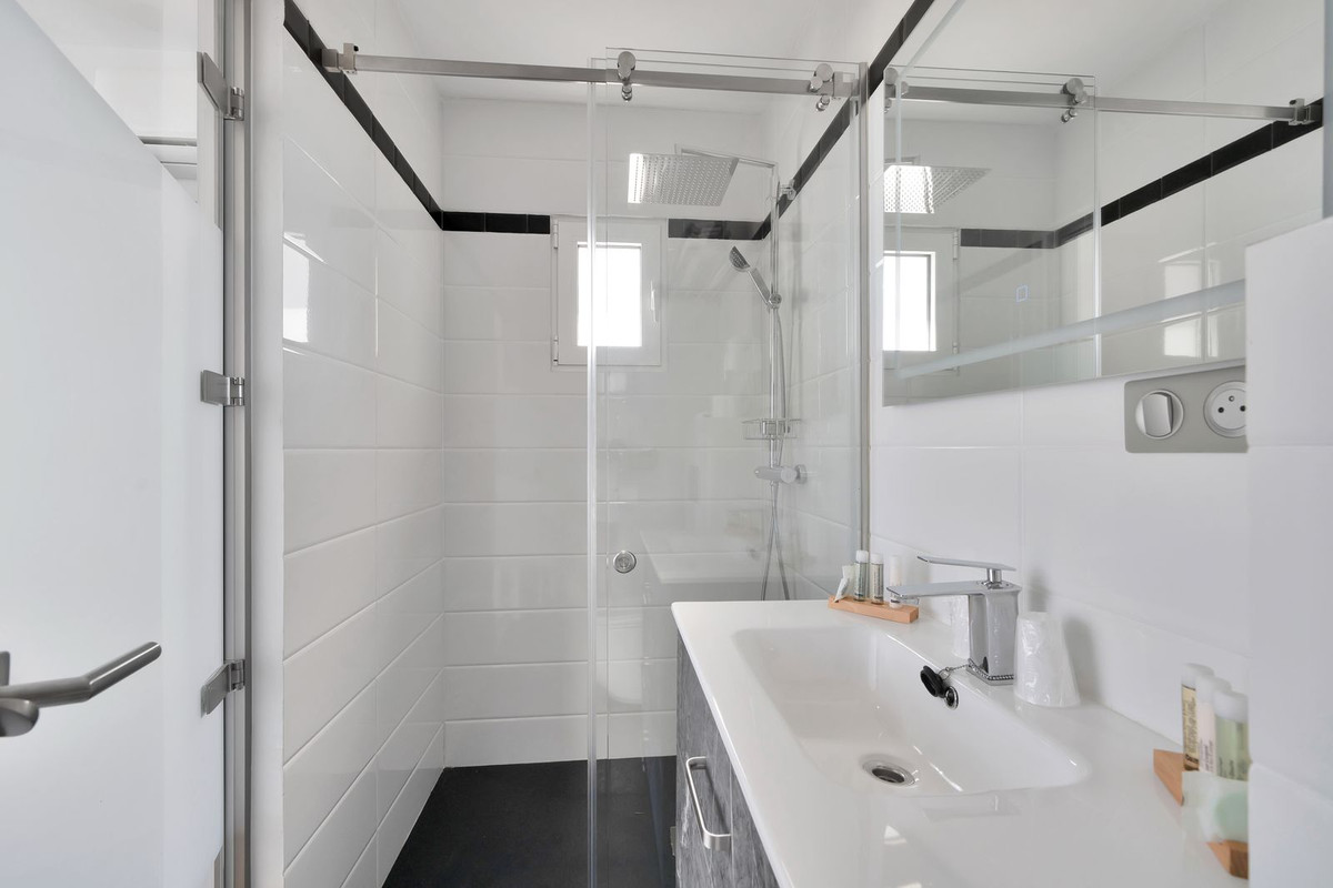 Huis te koop in El Chaparral | 16 slaapkamers H5051074