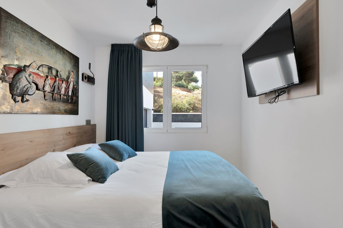 Huis te koop in El Chaparral | 16 slaapkamers H5051074