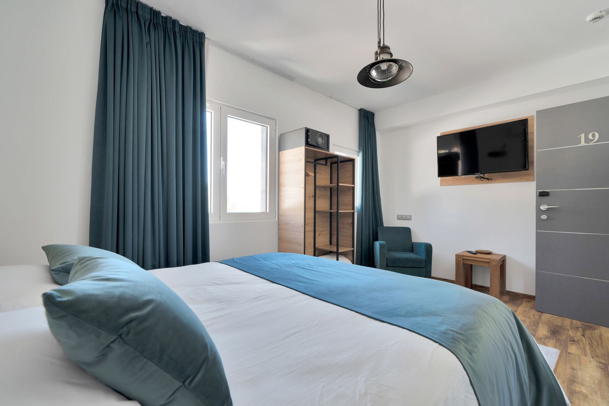 Huis te koop in El Chaparral | 16 slaapkamers H5051074