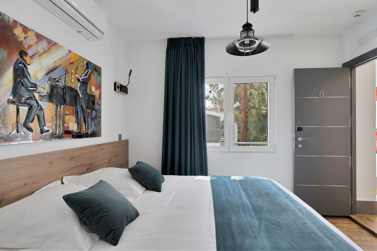 Huis te koop in El Chaparral | 16 slaapkamers H5051074