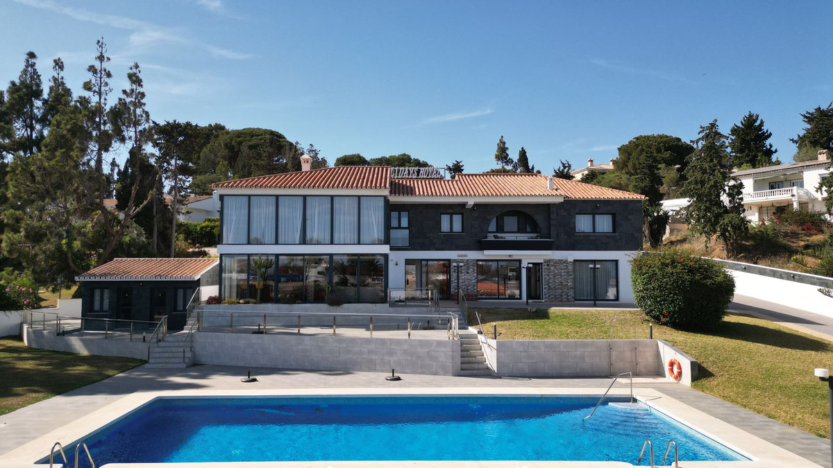 Huis te koop in El Chaparral | 16 slaapkamers H5051074