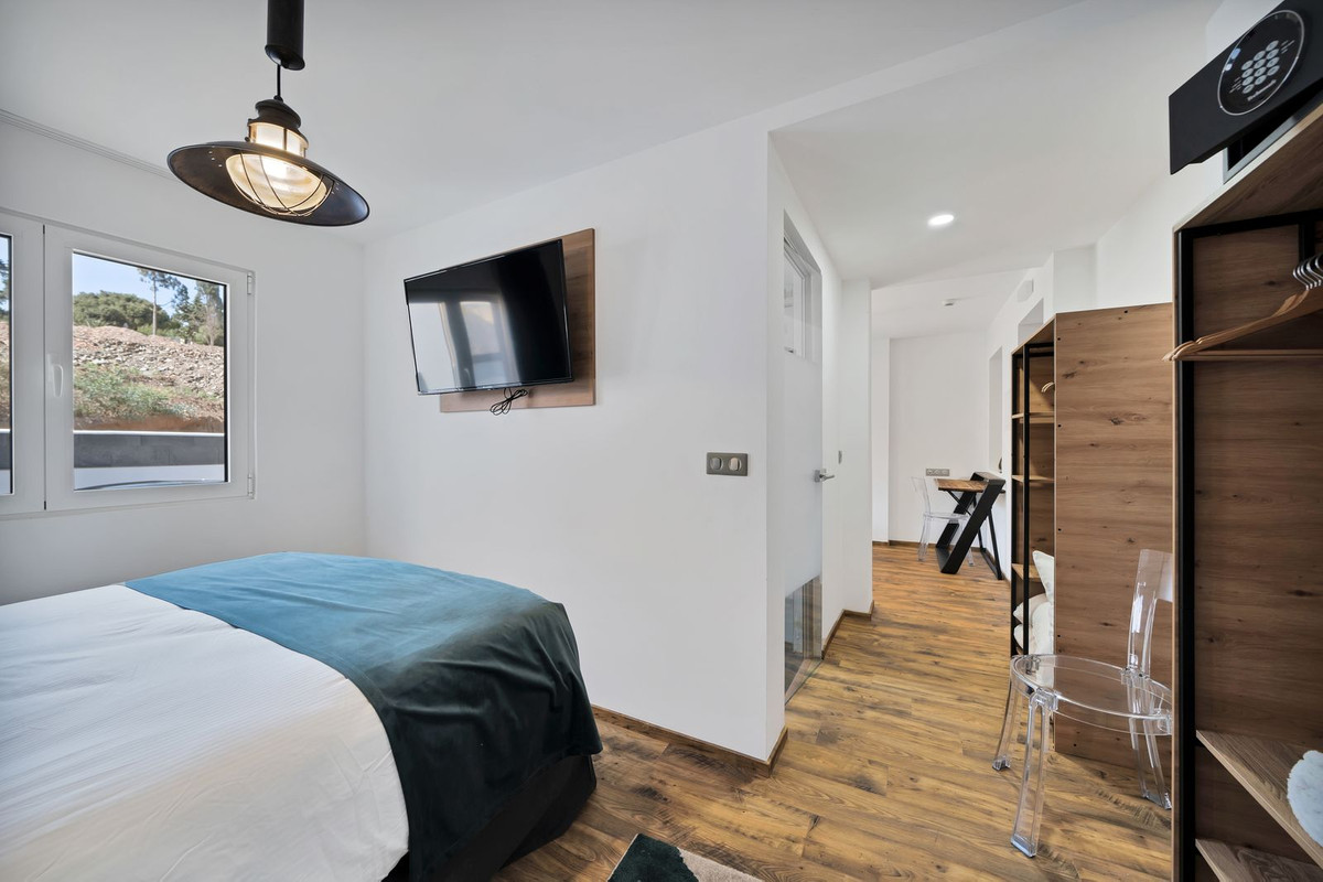 Huis te koop in El Chaparral | 16 slaapkamers H5051074