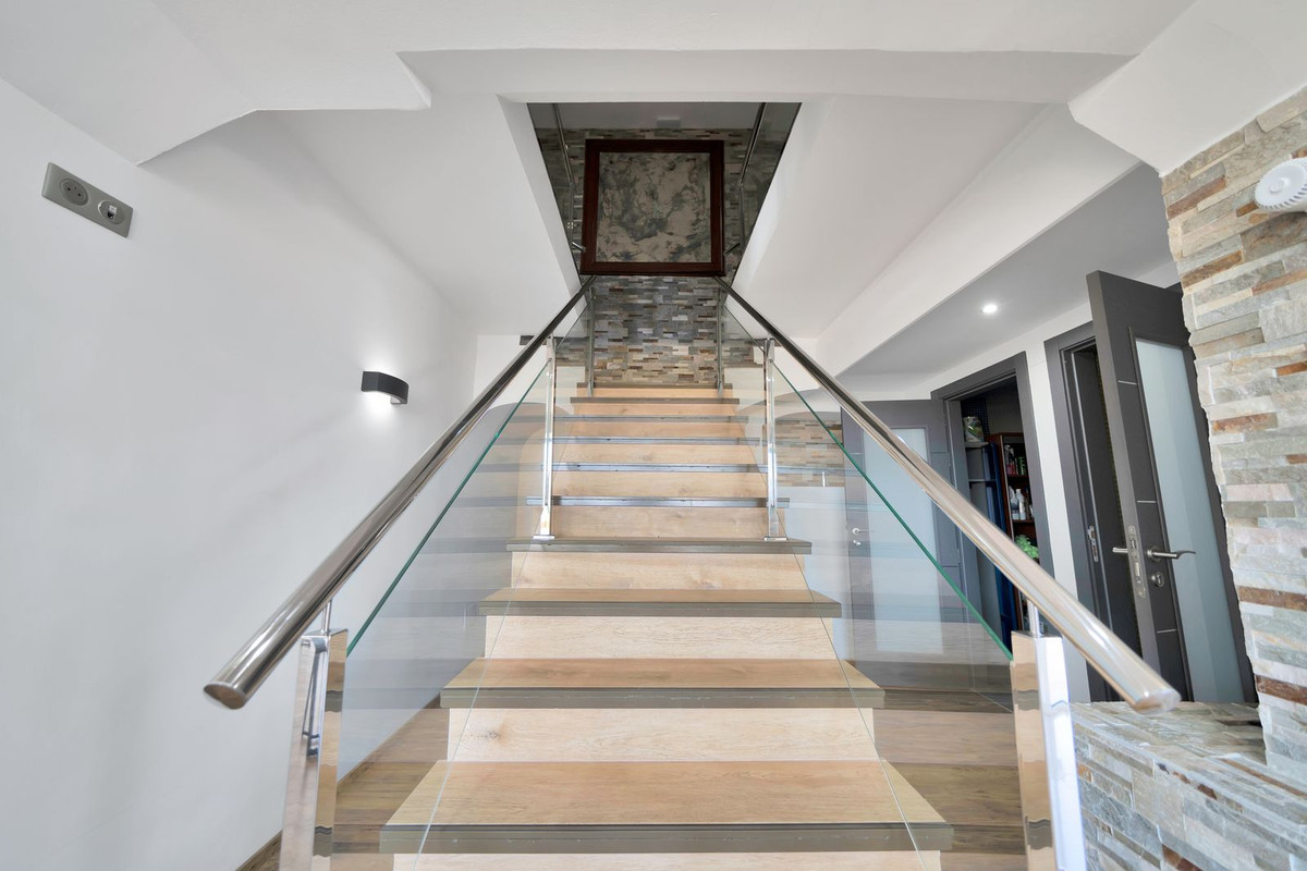 Huis te koop in El Chaparral | 16 slaapkamers H5051074