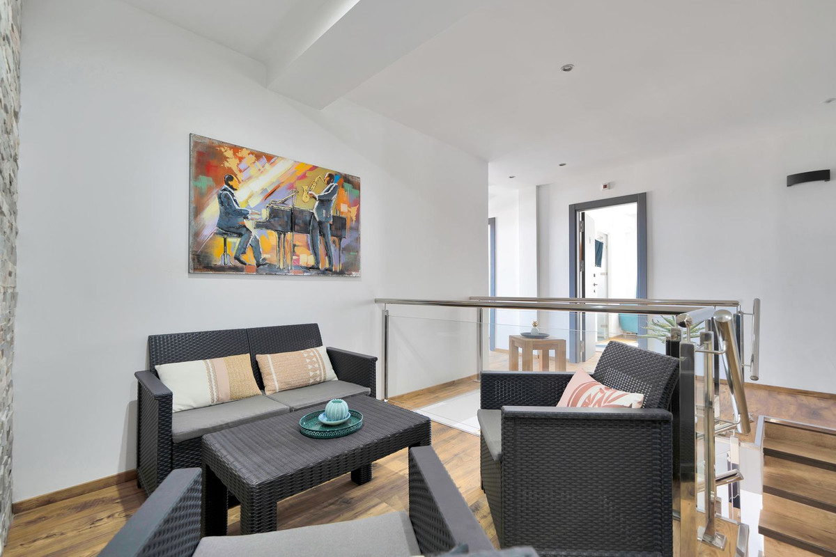 Huis te koop in El Chaparral | 16 slaapkamers H5051074