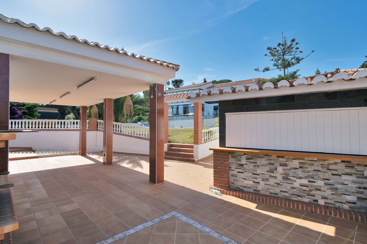 Huis te koop in El Chaparral | 16 slaapkamers H5051074