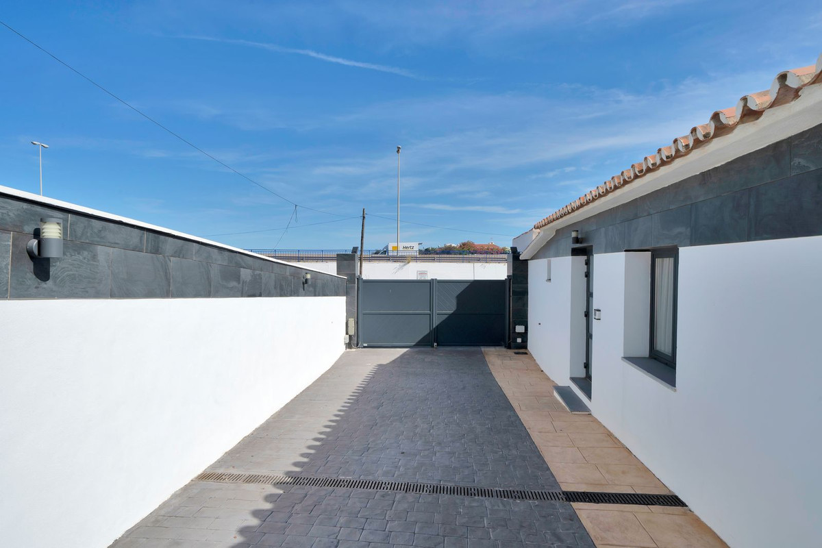 Huis te koop in El Chaparral | 16 slaapkamers H5051074