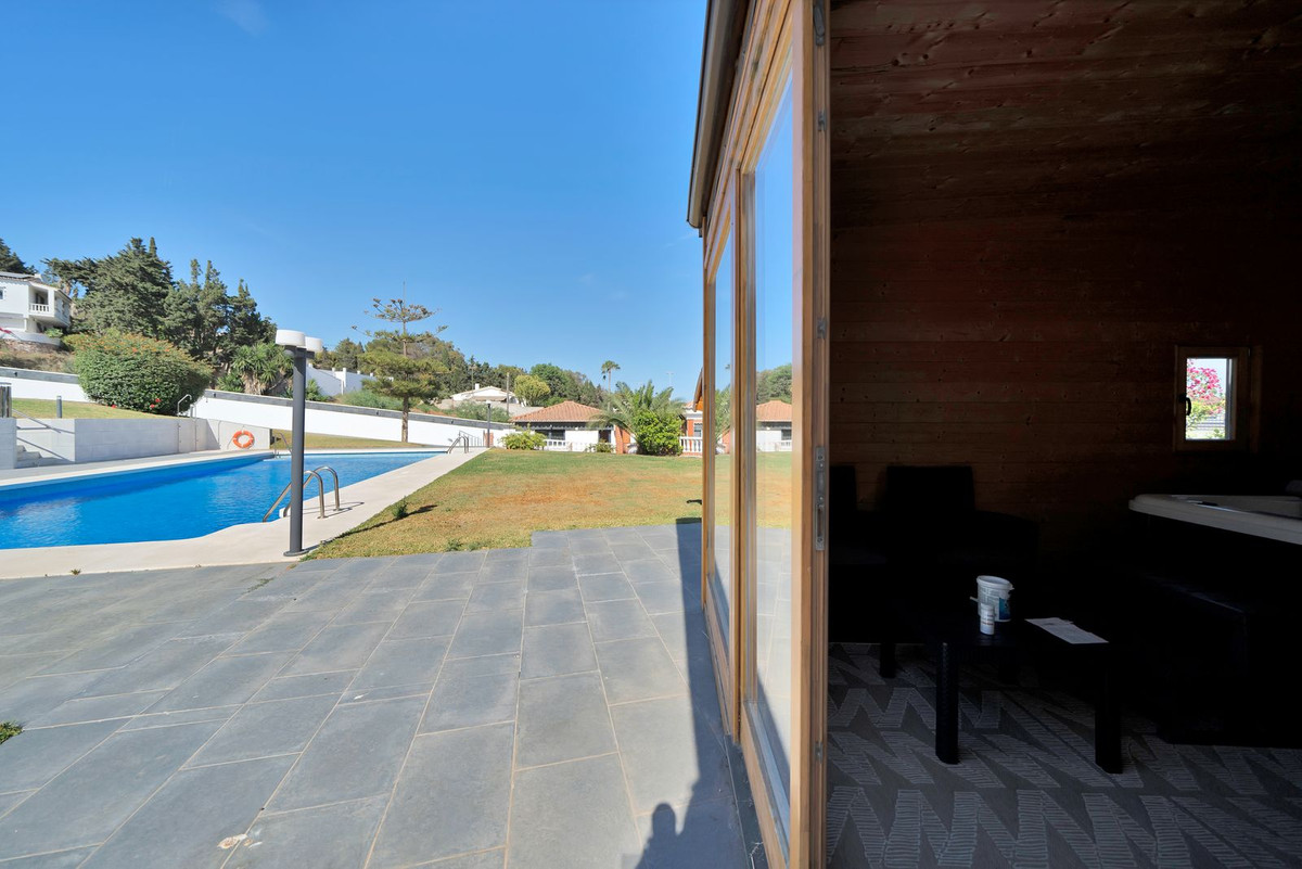 Huis te koop in El Chaparral | 16 slaapkamers H5051074