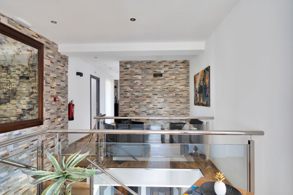 Huis te koop in El Chaparral | 16 slaapkamers H5051074