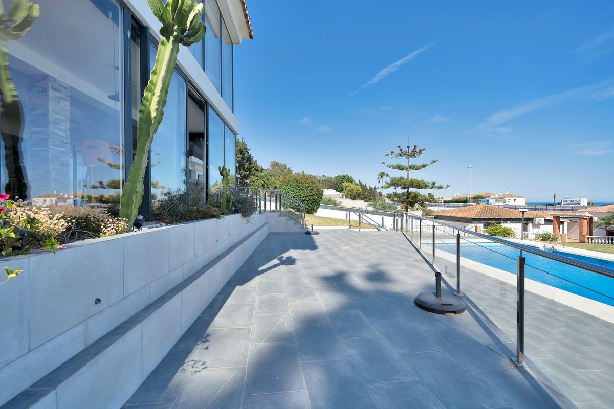 Huis te koop in El Chaparral | 16 slaapkamers H5051074
