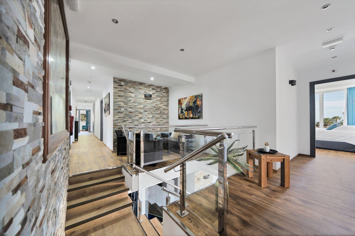 Huis te koop in El Chaparral | 16 slaapkamers H5051074