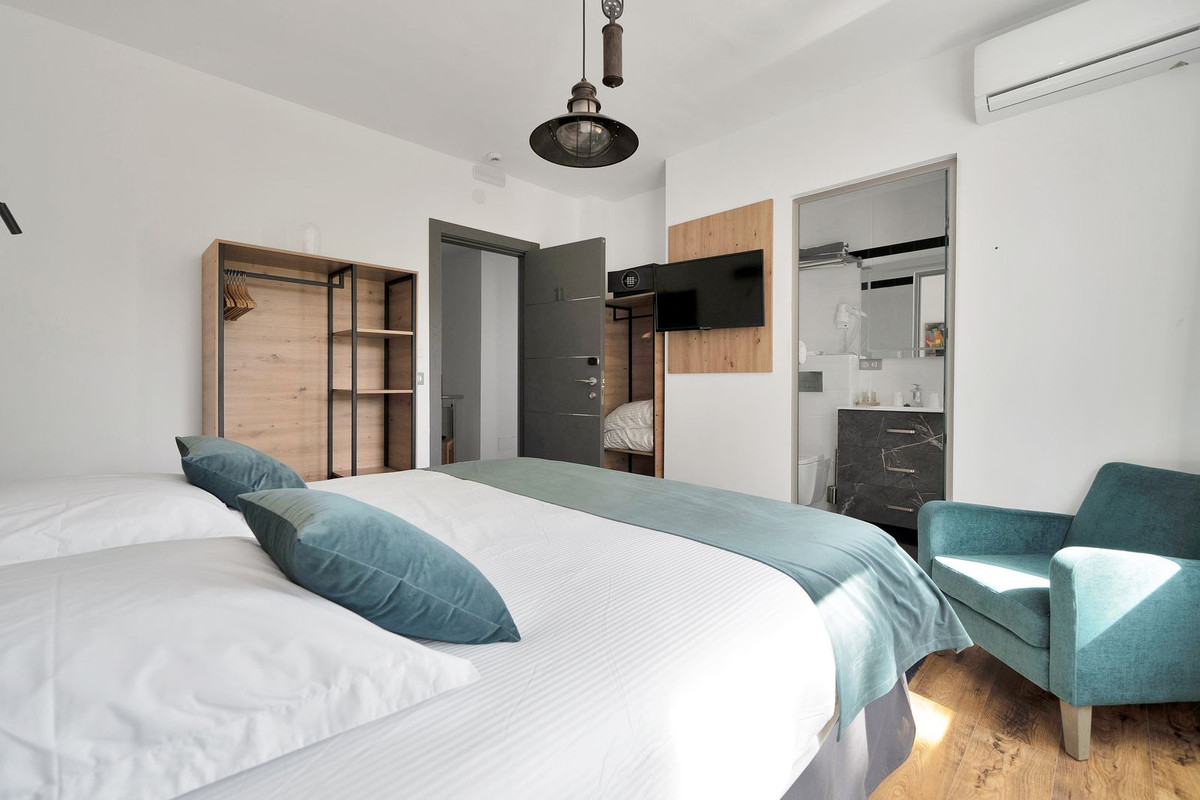 Huis te koop in El Chaparral | 16 slaapkamers H5051074