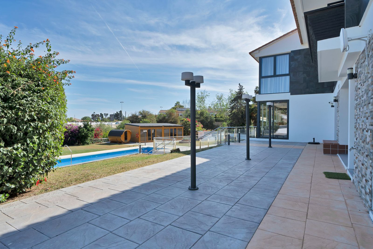 Huis te koop in El Chaparral | 16 slaapkamers H5051074