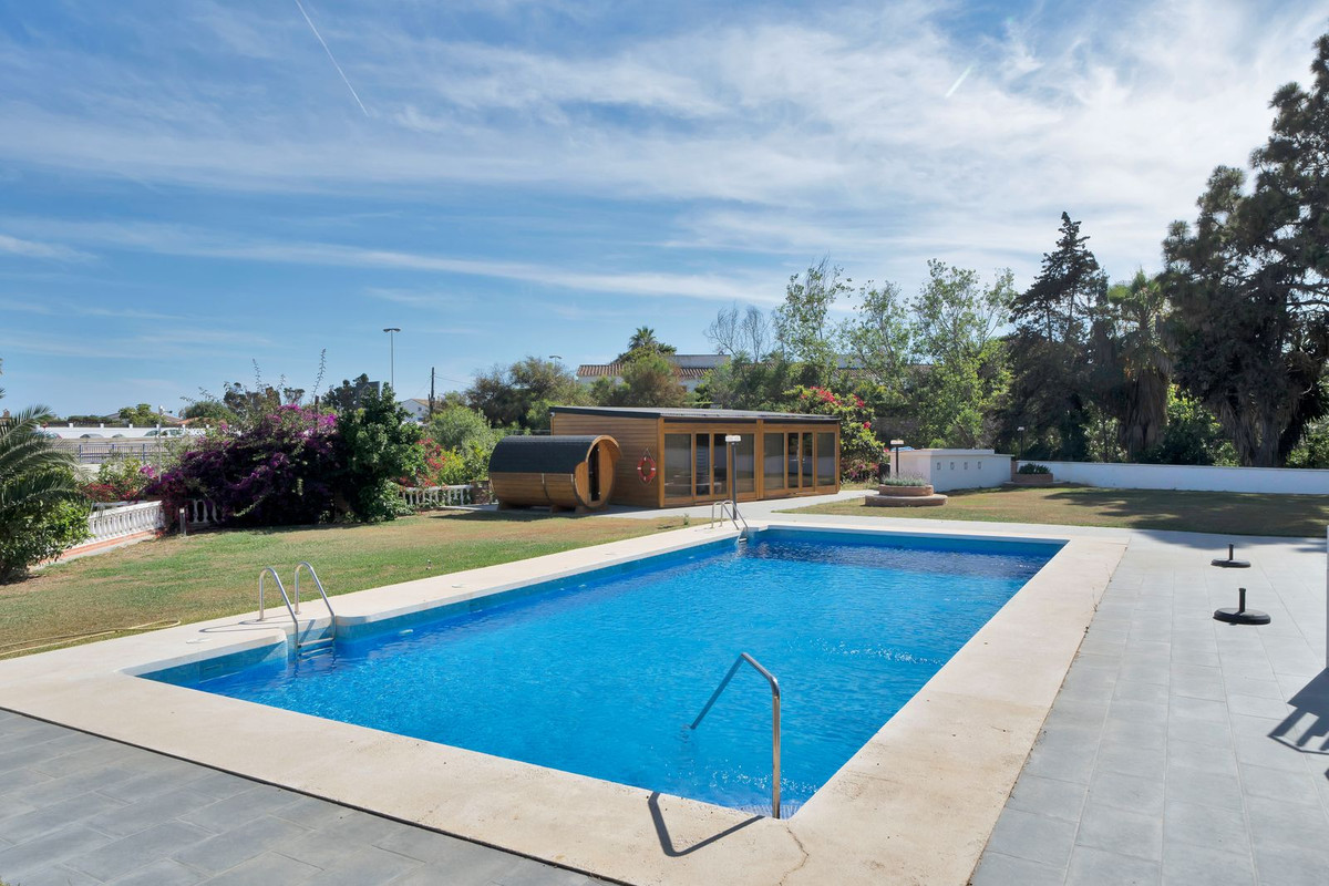 Huis te koop in El Chaparral | 16 slaapkamers H5051074