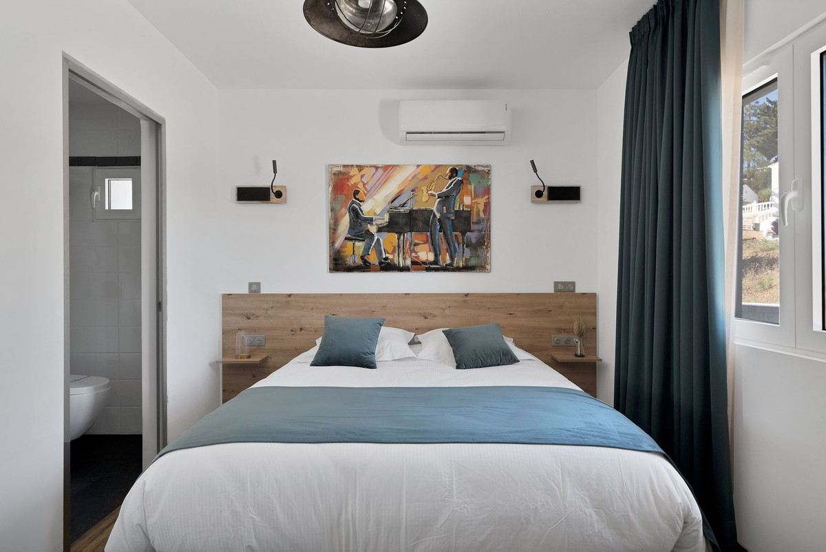 Huis te koop in El Chaparral | 16 slaapkamers H5051074