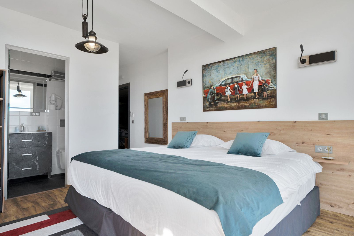 Huis te koop in El Chaparral | 16 slaapkamers H5051074