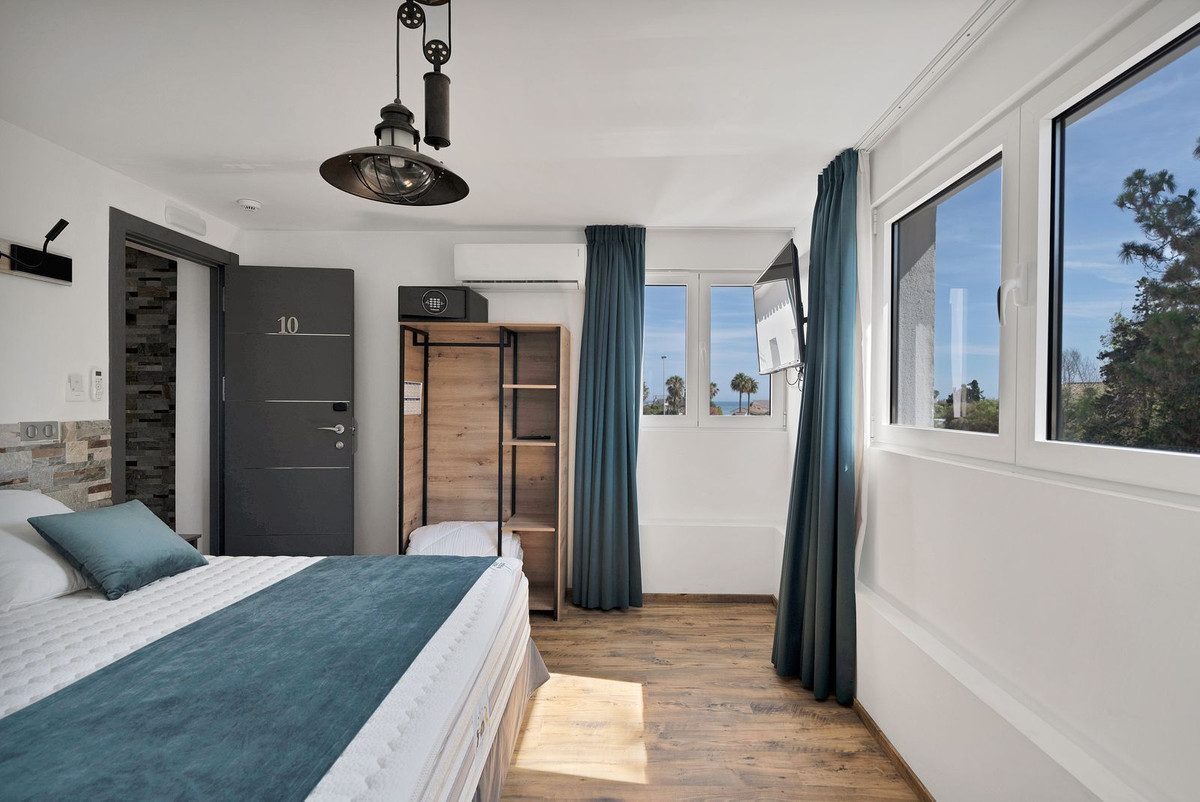 Huis te koop in El Chaparral | 16 slaapkamers H5051074