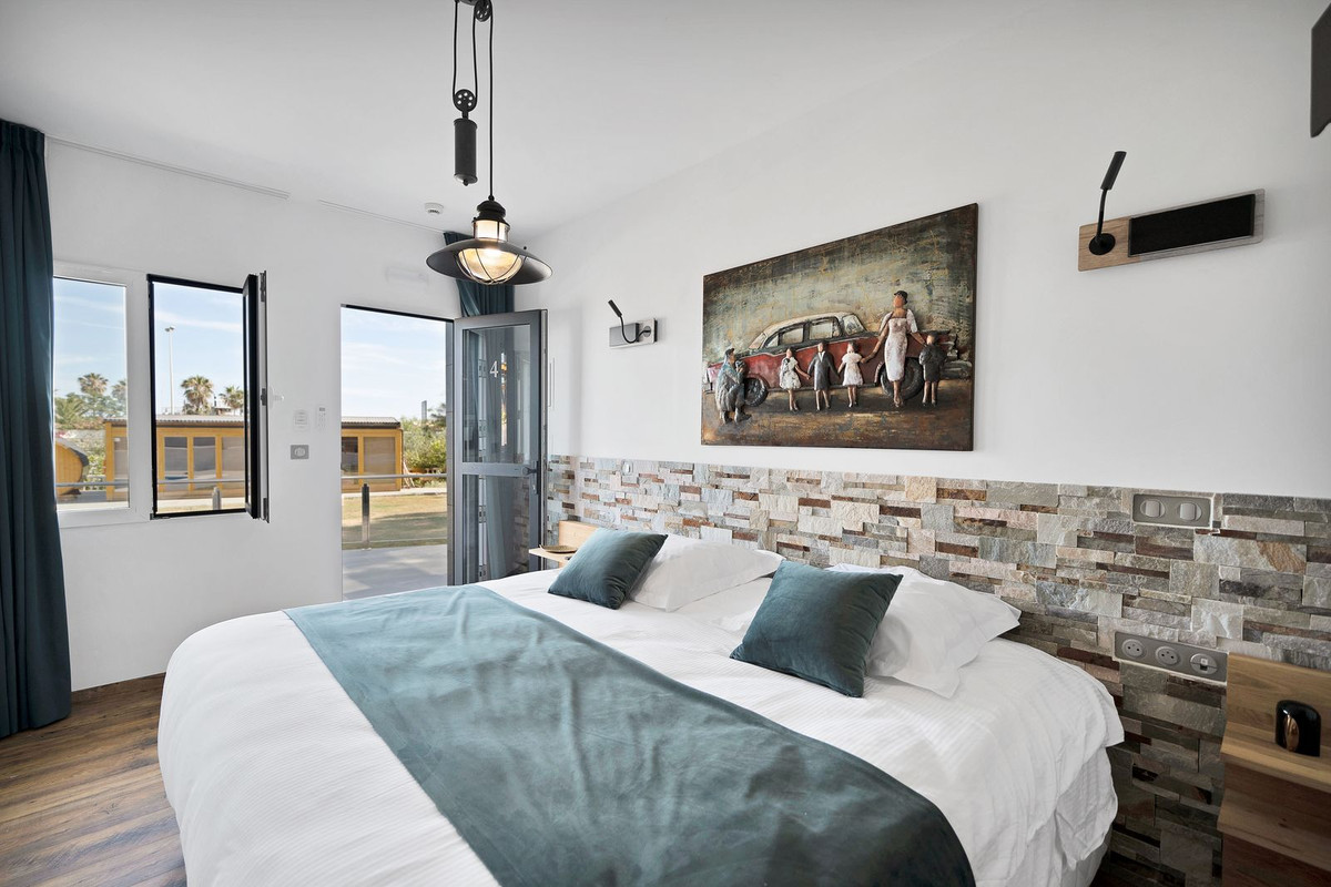 Huis te koop in El Chaparral | 16 slaapkamers H5051074
