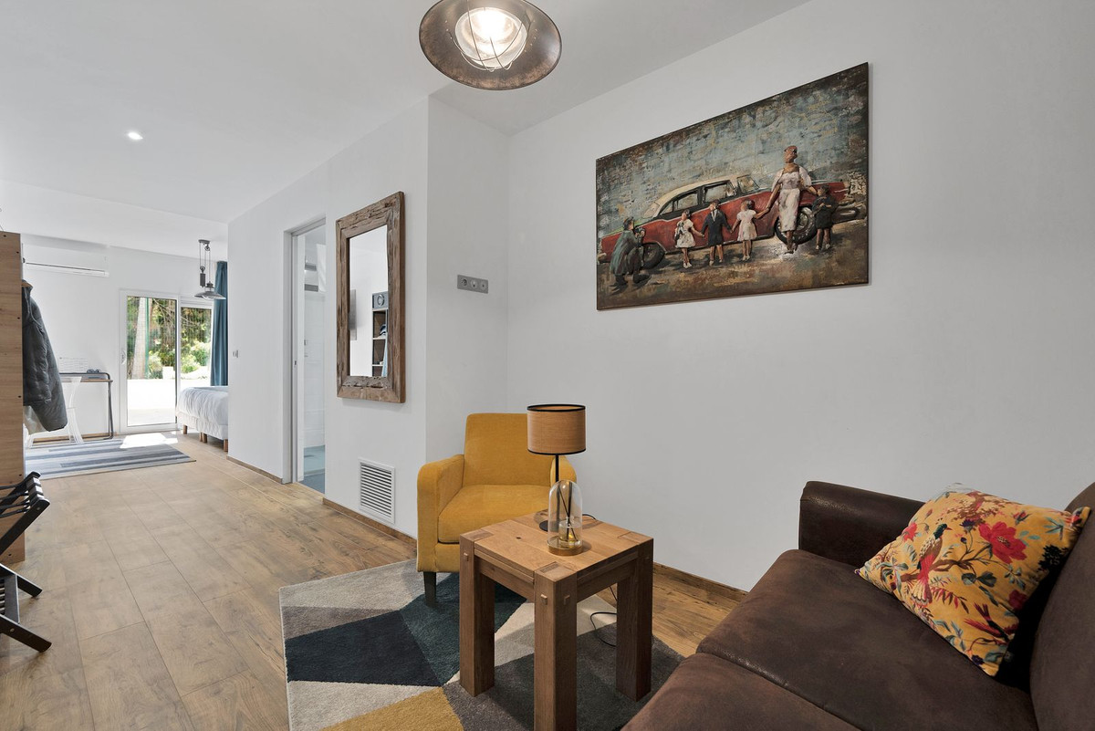 Huis te koop in El Chaparral | 16 slaapkamers H5051074