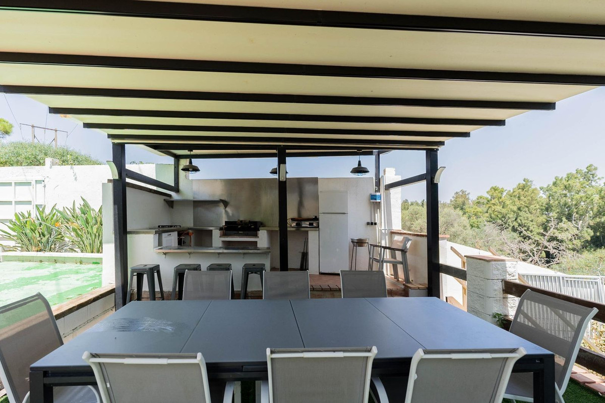 Huis te koop in El Chaparral | 4 slaapkamers H5080876