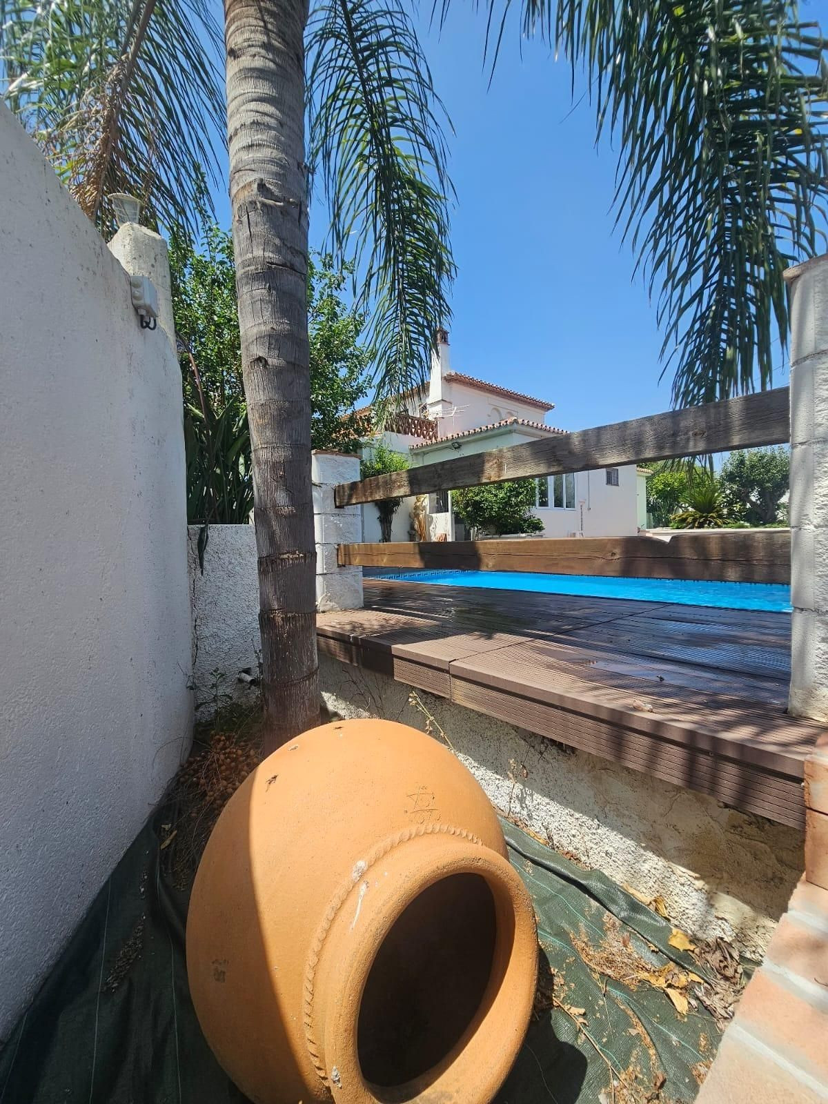 Huis te koop in El Chaparral | 4 slaapkamers H5080876