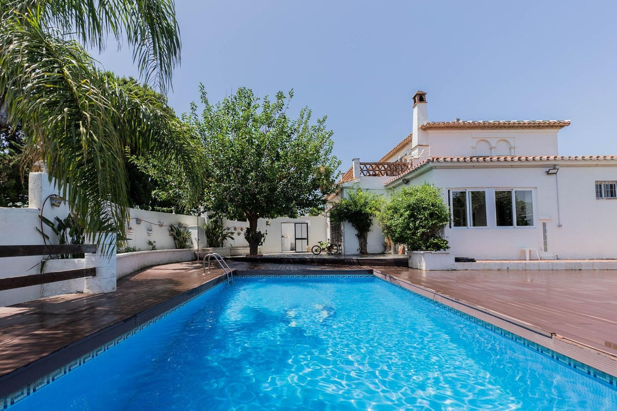 Huis te koop in El Chaparral | 4 slaapkamers H5080876