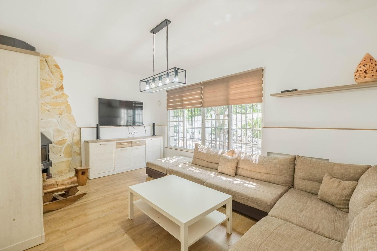 Huis te koop in El Chaparral | 4 slaapkamers H5080876