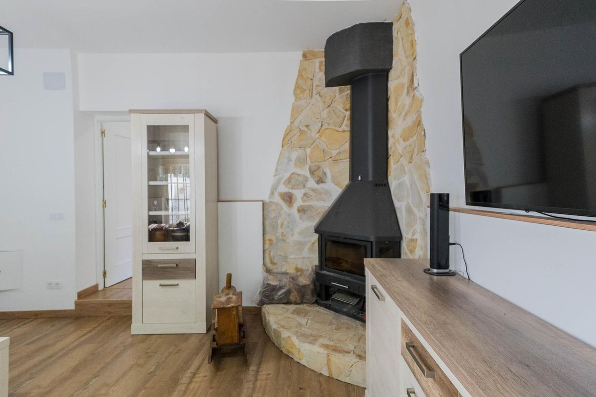 Huis te koop in El Chaparral | 4 slaapkamers H5080876