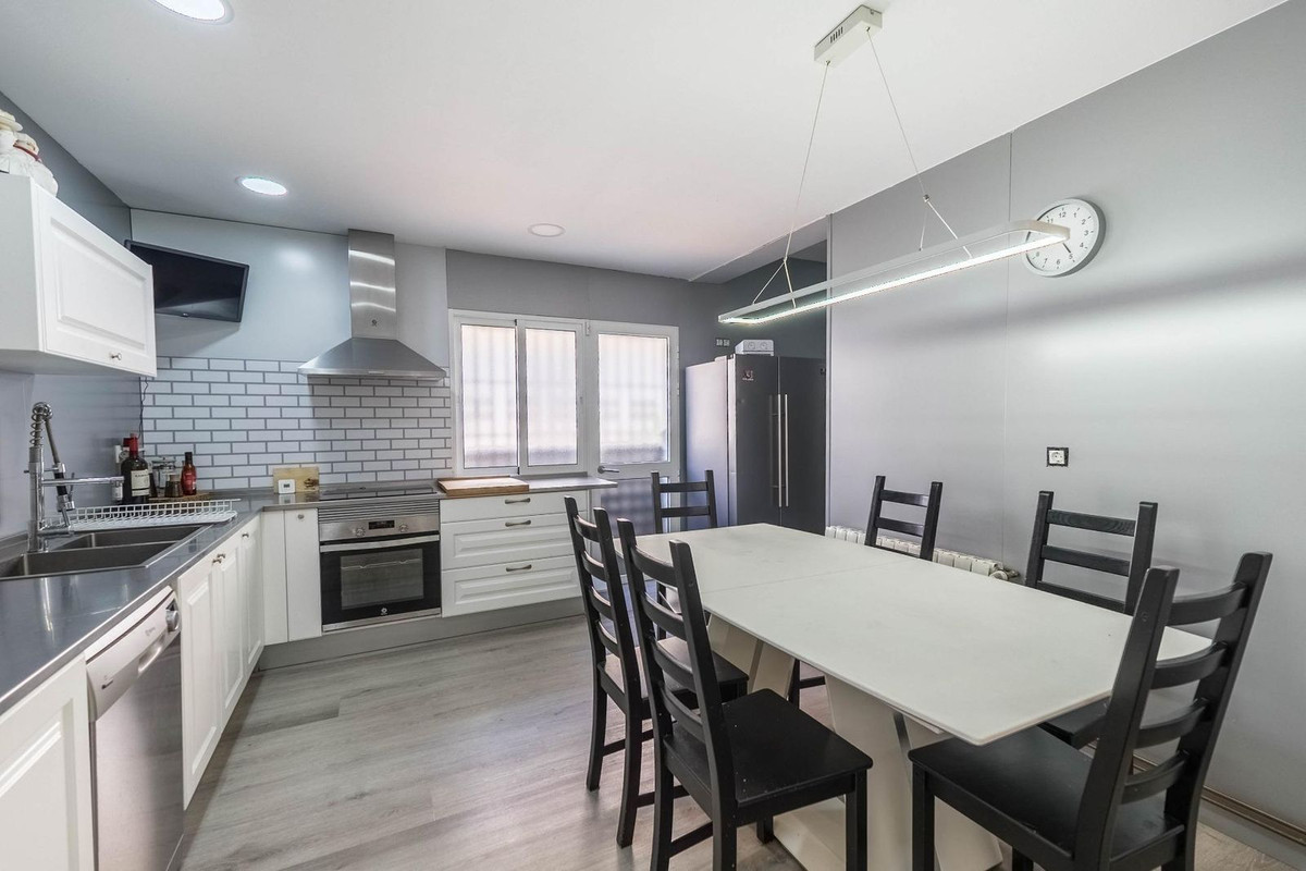 Huis te koop in El Chaparral | 4 slaapkamers H5080876