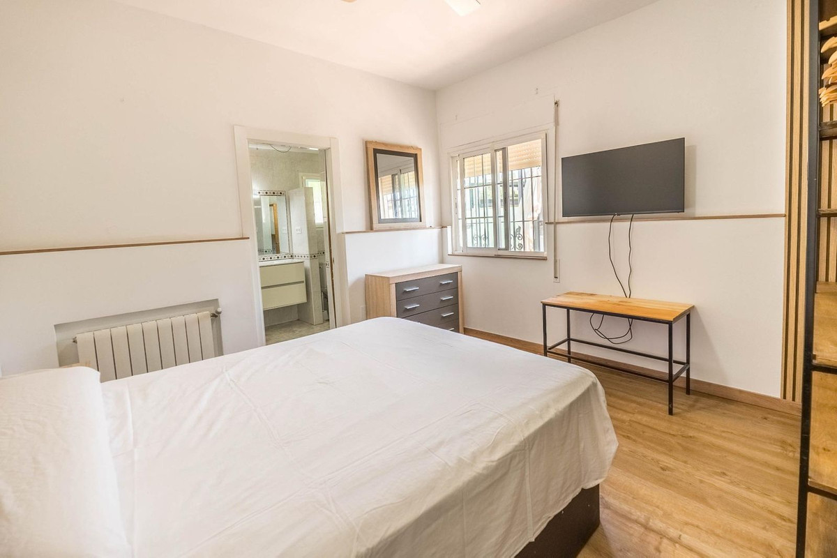 Huis te koop in El Chaparral | 4 slaapkamers H5080876