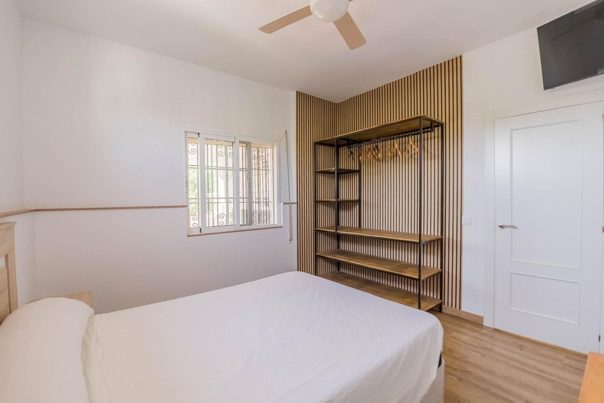 Huis te koop in El Chaparral | 4 slaapkamers H5080876