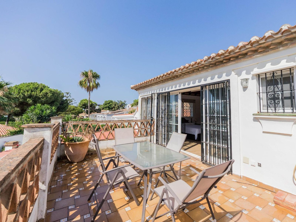 Huis te koop in El Chaparral | 4 slaapkamers H5080876